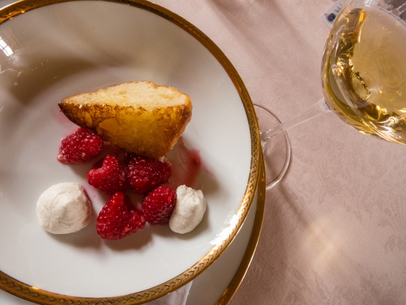 Our luncheon dessert was Framboise fraiches, crème fermniere vanillee avec Brioche caramelisee, accompanied by an exquisite Château d’Yquem 2005 at Château d’Yquem, Sauternes, Bordeaux region, France
